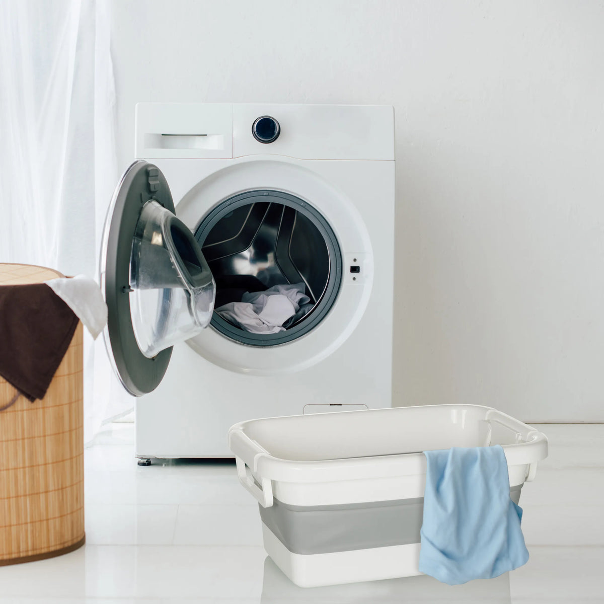 Conteneur pliable CLEAN SILW gris et blanc à côté d'un lave-linge de hjh OFFICE