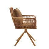 Chaise rembourrée marron Tavaro Korvik avec structure tressée, coussin et quatre pieds évasés de hjh LIVING