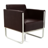 Fauteuil rembourré marron ARUBA avec cadre en métal blanc de hjh OFFICE – vue à 360° (vue de trois quarts avant 40°)