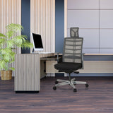 Siège de bureau haut de gamme SKARIF en noir-gris devant un bureau dans un bureau moderne de hjh OFFICE