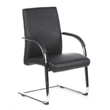 Chaises cantilever BAROLO V noires avec accoudoirs et piètement luge chromé de hjh OFFICE – vue à 360° (vue de trois quarts avant 40°)