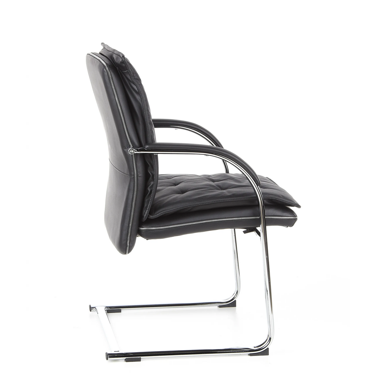 Chaises cantilever VILLA V noires avec rembourrage capitonné et accoudoirs de hjh OFFICE – vue à 360° (vue de profil 100°)