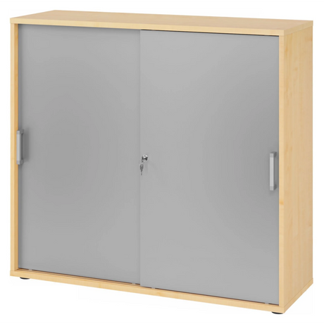 Armoire à portes coulissantes BETA S 1753S aspect érable avec façades métalliques argentées et poignées chromées de hjh OFFICE PRO