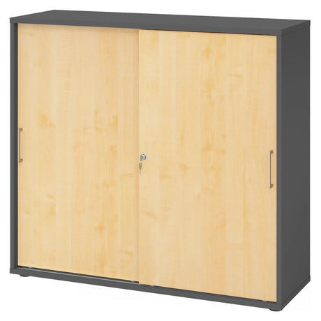 Armoire à portes coulissantes BETA S 1753S en graphite et érable avec poignées métalliques de hjh OFFICE PRO