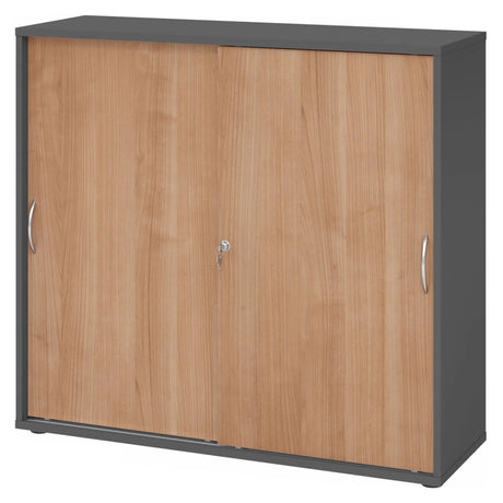 Armoire à portes coulissantes BETA S 1753S en graphite et noyer avec poignées arquées en métal de hjh OFFICE PRO