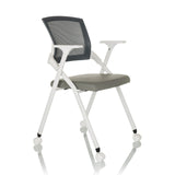 Chaise pliante PRIORITY II W PU grise avec dossier en maille, accoudoirs et roulettes de hjh OFFICE – vue à 360° (vue de trois quarts avant 45°)