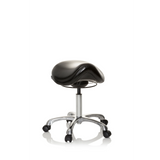 Tabouret de selle ORTHO SIT noir avec repose-pieds en croix et cinq roulettes de hjh OFFICE – vue à 360° (vue de face 20°)
