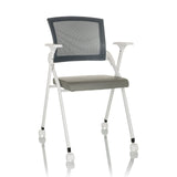 Chaise pliante PRIORITY II W PU grise avec dossier en maille, accoudoirs et roulettes de hjh OFFICE – vue à 360° (vue de face 15°)