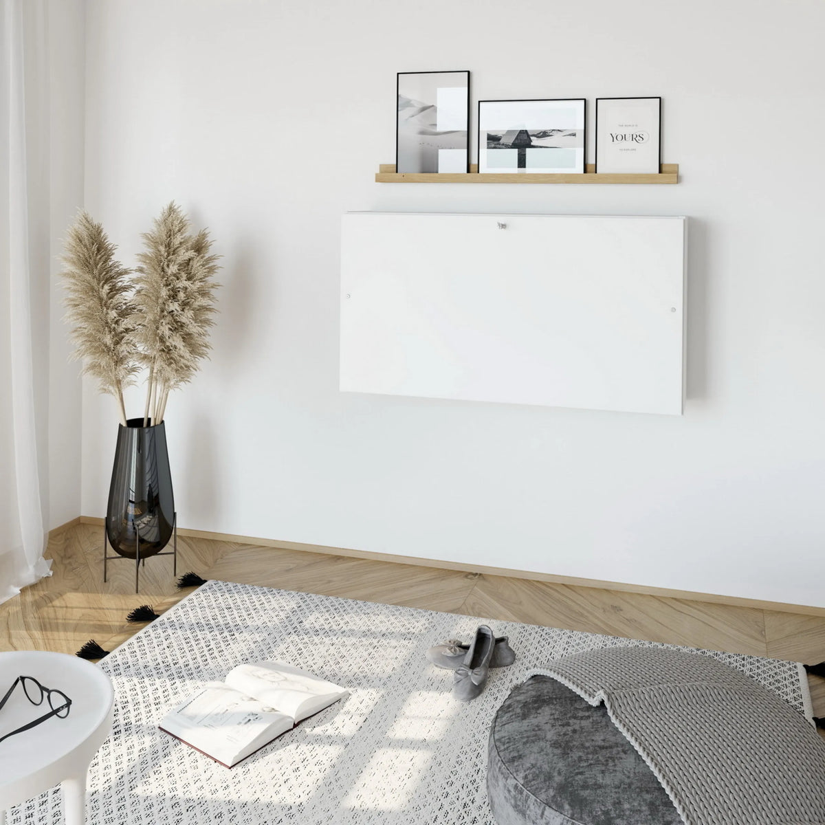 Bureau mural blanc WOVA sous forme de secrétaire contre un mur clair dans une pièce meublée modernement de hjh OFFICE PRO
