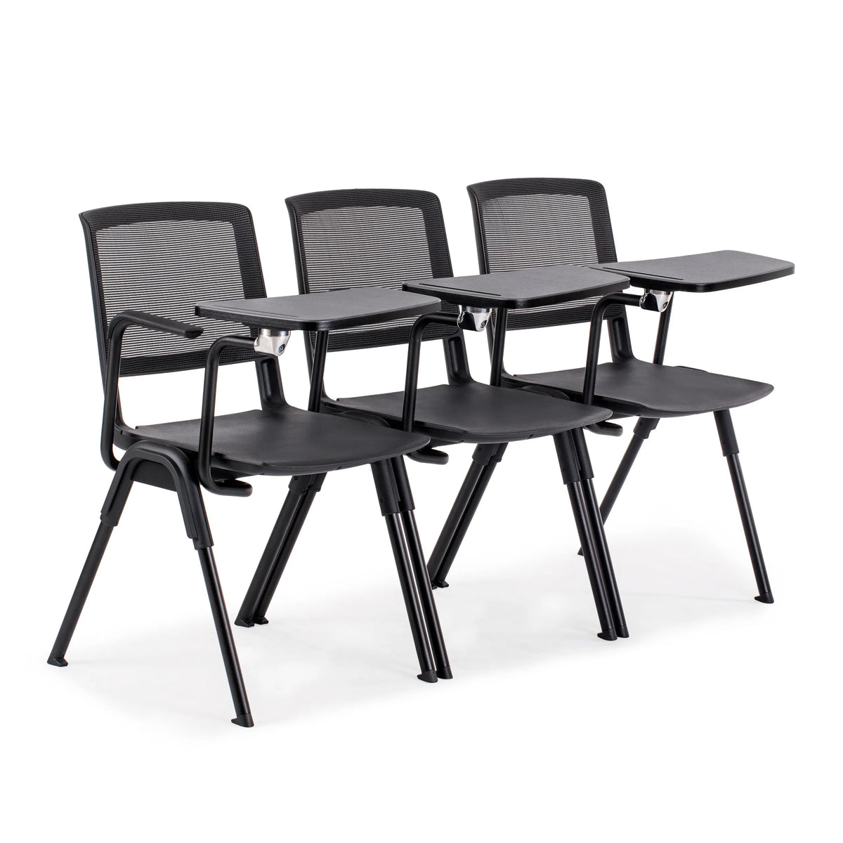 Trois planchettes à pince MEET WA noires sur des chaises avec dossiers en maille de hjh OFFICE
