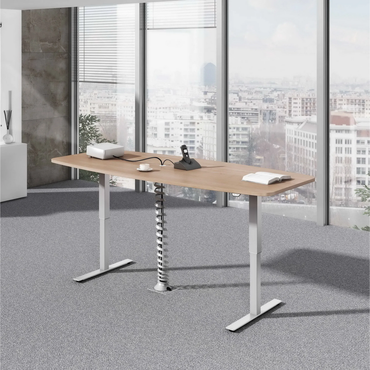 Elektrisch höhenverstellbarer Schreibtisch XMST 22 S in Asteiche mit weißen Beinen von hjh OFFICE PRO