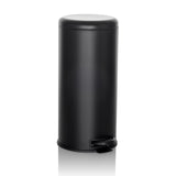 Poubelle CLEAN STEP noire avec couvercle et pédale de hjh OFFICE – vue à 360° (vue de trois quarts avant 30°)