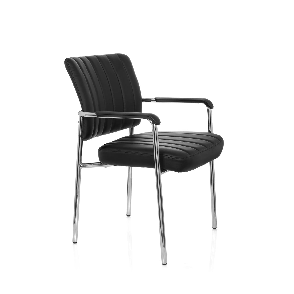 Chaise à quatre pieds SOMOS V noire avec revêtement en similicuir, rembourrage matelassé et accoudoirs de hjh OFFICE – vue à 360° (vue de trois quarts avant 60°)