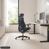 Siège de bureau haut de gamme LiberNovo Omni noir à un bureau réglable en hauteur de Libernovo (image générée par IA)