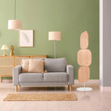 Cloison de séparation beige FLEXMIUT W avec trois éléments en bois arrondis sur un pied blanc de hjh OFFICE