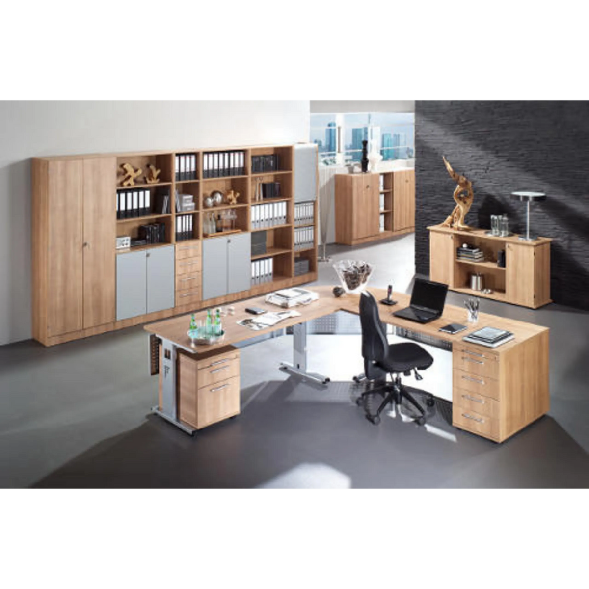 Ensemble de mobilier de bureau de la série SIGNA B SIGNA 6008 aspect bois avec bureau en L et système d'étagères de hjh OFFICE PRO