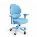 Chaise pivotante pour enfants Ergomy Kid en bleu avec revêtement en maille, accoudoirs et cinq roulettes de hjh OFFICE
