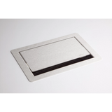 Multiprise argentée des Accessoires ELDATA1 avec brosse-passe-câbles et clapet de protection de hjh OFFICE PRO