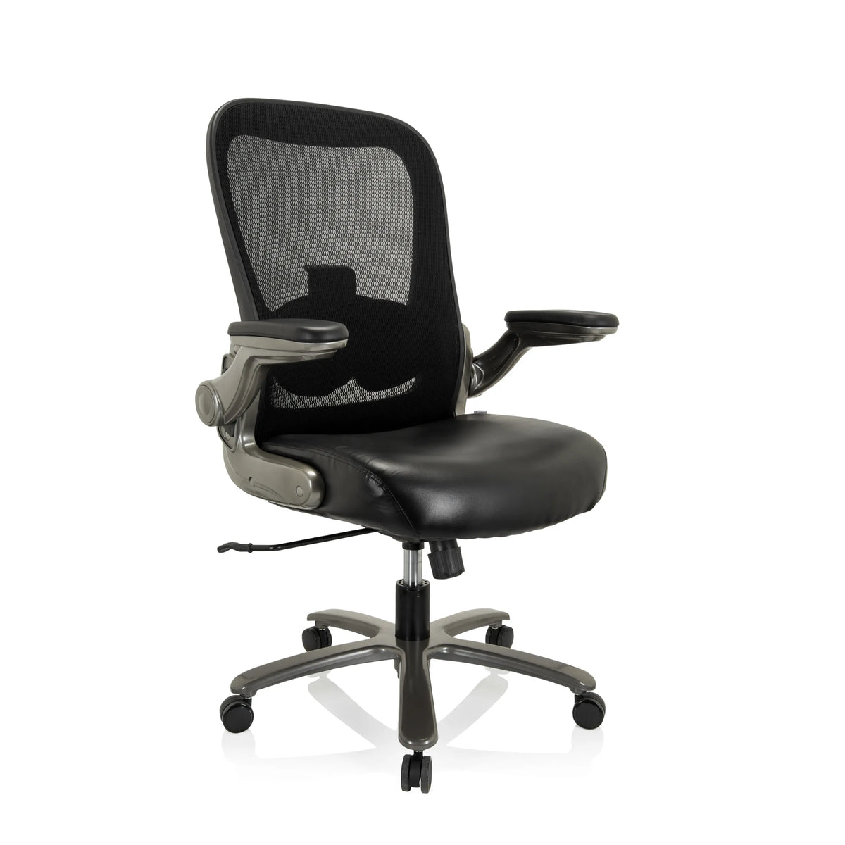 Siège pivotant XXL INSTRUCTOR T I noir avec dossier en maille, assise en similicuir et pied à cinq roulettes de hjh OFFICE – vue à 360° (vue de trois quarts avant 40°)