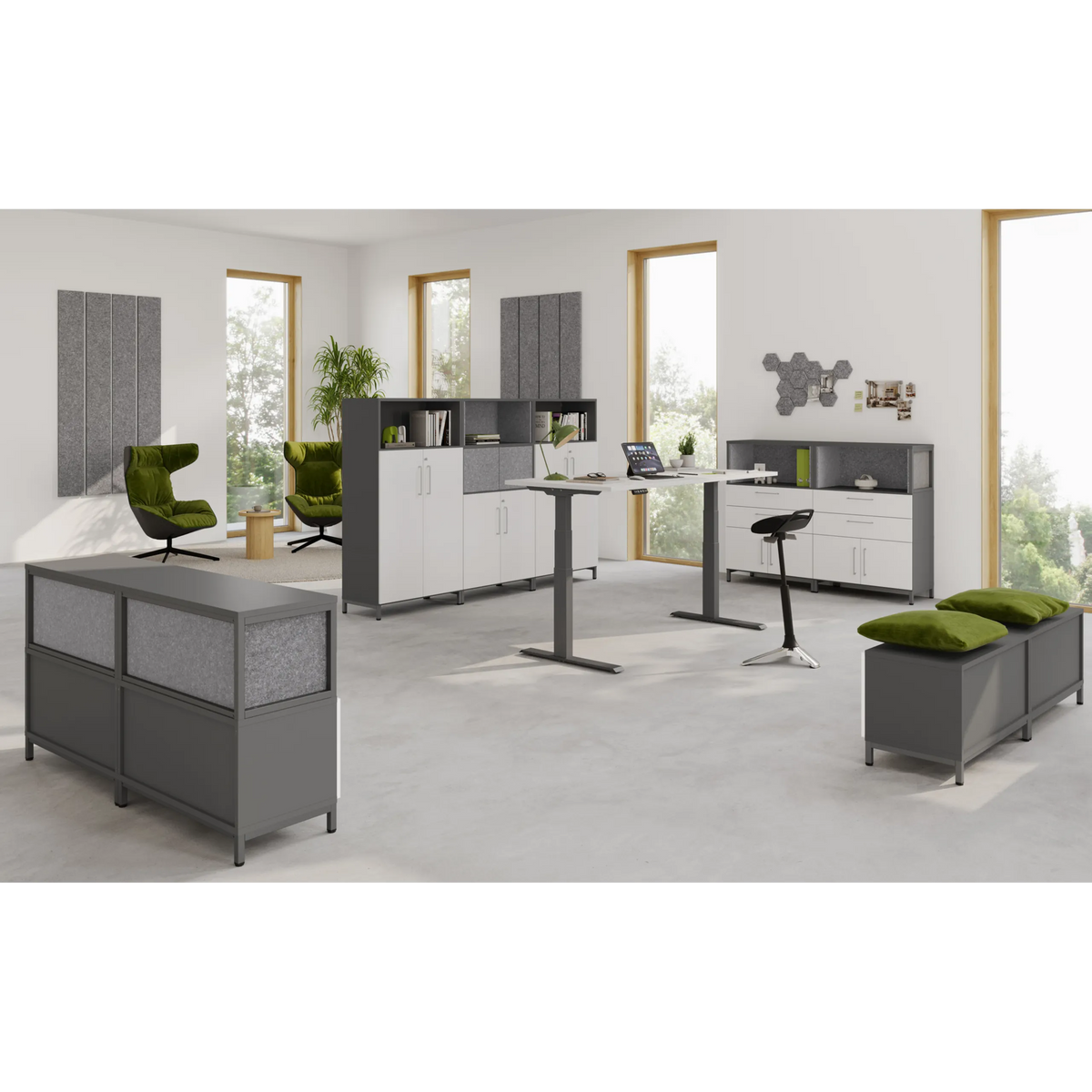 Modernes Büroensemble FlexWall mit höhenverstellbarem Schreibtisch und Sideboards in Graphit und Weiß von hjh OFFICE PRO