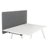 Cloison de table FLEXMIUT 3D grise de forme rectangulaire sur un bureau blanc de hjh OFFICE