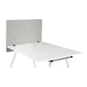 Cloison de table FLEXMIUT D SIDE gris clair sur un bureau blanc de hjh OFFICE