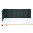 Cloison de table FLEXMIUT ROLL gris foncé avec surpiqûres verticales sur un plateau de table blanc de hjh OFFICE
