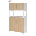 Armoire de bureau FlexWall en blanc et chêne avec deux portes et un socle blanc de hjh OFFICE PRO