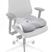 Coussin de siège MEDISIT IV gris avec une ouverture centrale sur une chaise de bureau de hjh OFFICE