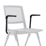 Chaise blanche MEET WA avec Accoudoir noirs et dossier en maille blanche de hjh OFFICE