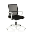 Siège de bureau de qualité professionnelle MOVE-TEC NET 3D W en blanc et noir avec dossier en maille et piètement à roulettes de hjh OFFICE