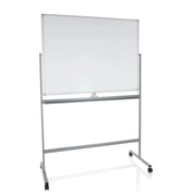 Tableau blanc MULTIBOARD I avec surface d'écriture blanche et structure argentée sur roulettes de hjh OFFICE