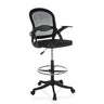 Chaise de comptoir Naluro Work noire avec dossier en maille, repose-pieds et roulettes de hjh OFFICE