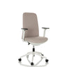 Siège de bureau de qualité professionnelle NESTORA avec revêtement en tissu beige, accoudoirs blancs et piètement blanc de hjh OFFICE