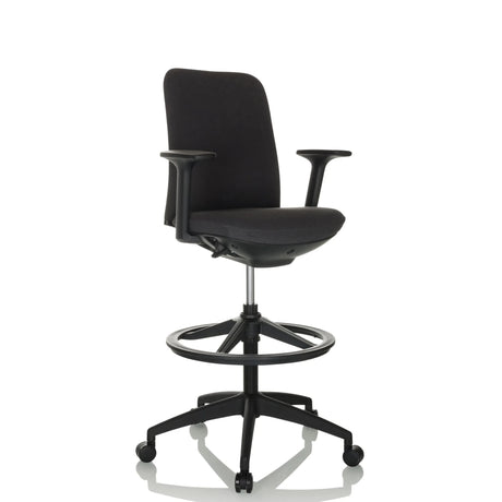 Chaise de comptoir NESTORA WORK noire avec assise rembourrée, accoudoirs et repose-pieds de hjh OFFICE