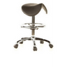 Tabouret de selle TOP WORK 13 noir avec structure chromée, repose-pieds et roulettes de hjh OFFICE