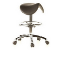 Tabouret de selle TOP WORK 13 noir avec structure chromée, repose-pieds et roulettes de hjh OFFICE